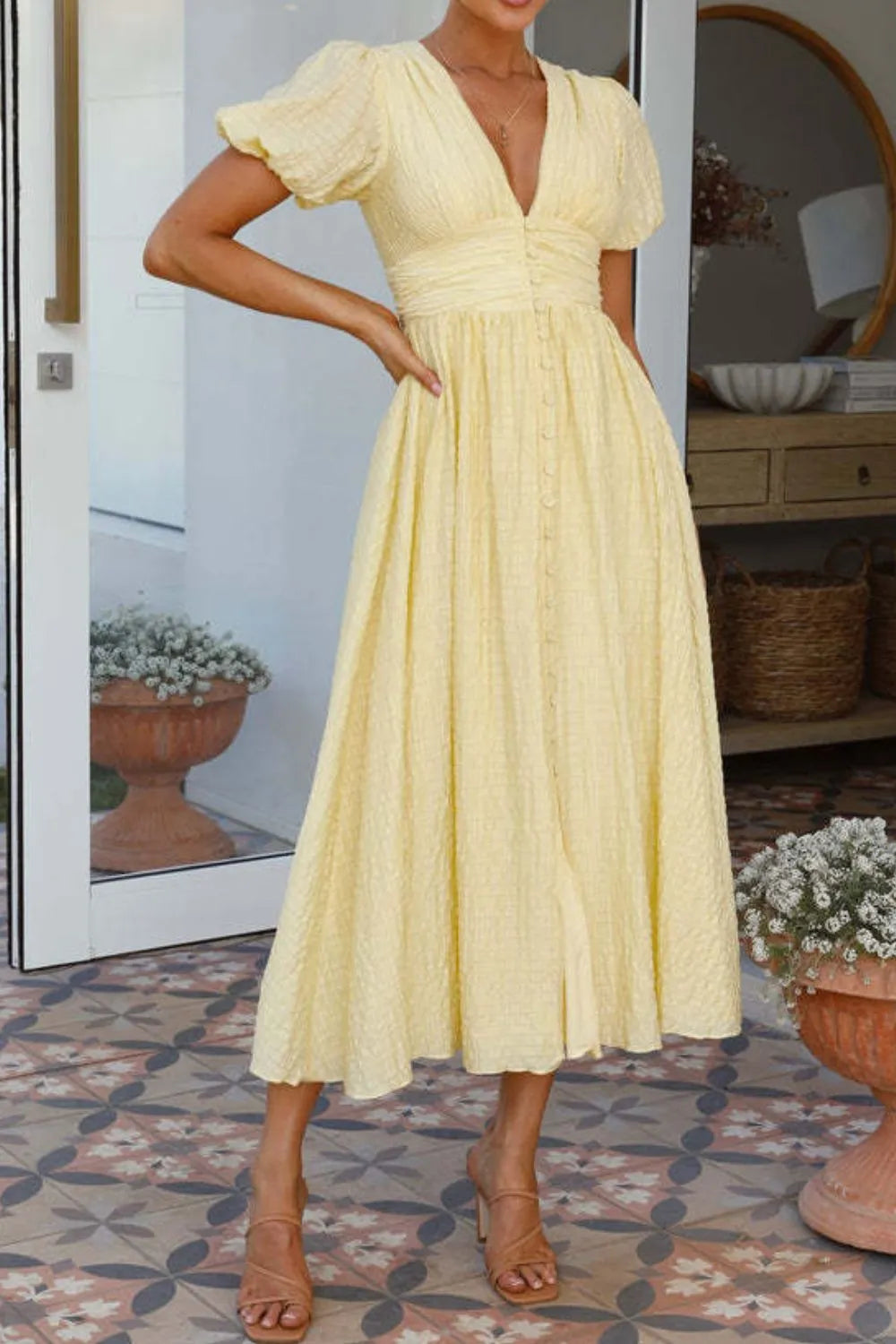 V-Neck Puff Short Sleeve Midi Dress 01a15c87-3d9e-4501-bcd1-3d9205a44c1e-Max-Origin