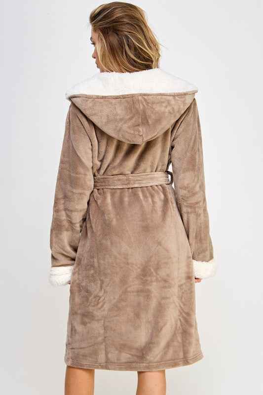 2482 Sydney Robe 0f9692bf-008e-4d85-8f9c-02b96ddc4604