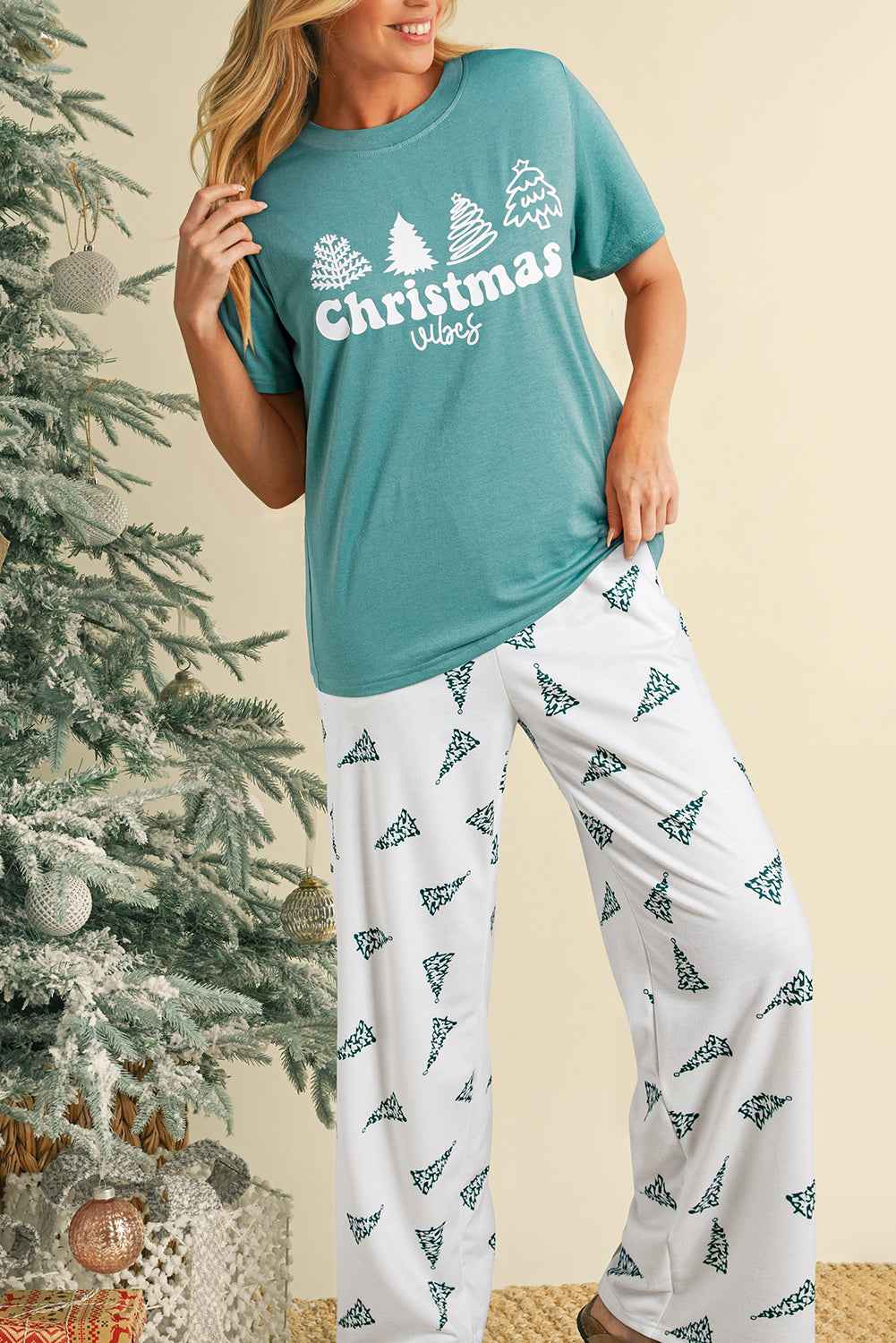 Green Christmas Tree Print Tee & White Pants Loungewear Set 0fea96902b362a49
