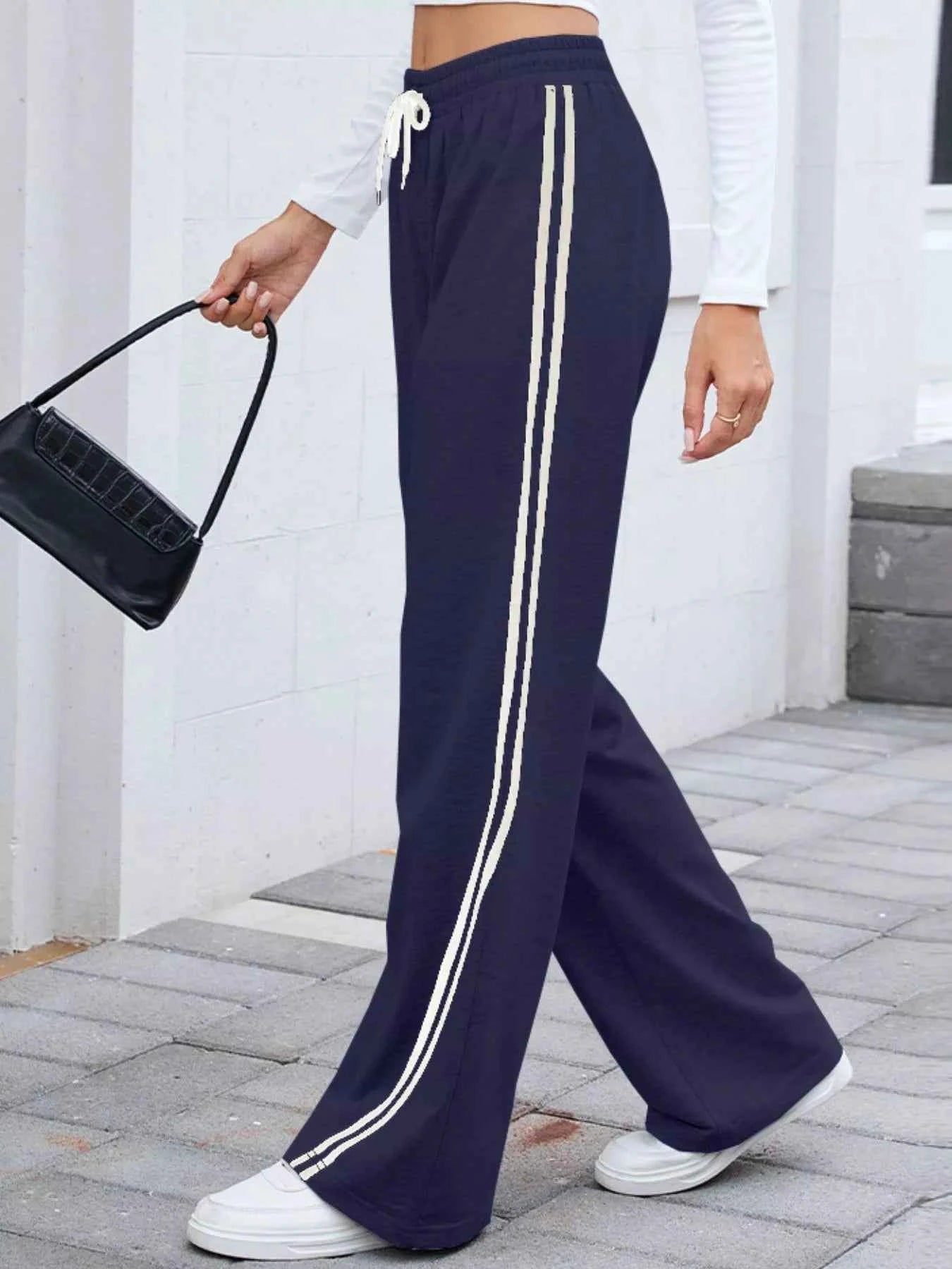 Side Striped Wide Leg Pants 11ab5ca3-9646-45b1-afce-07ce5fca00af-Max-Origin