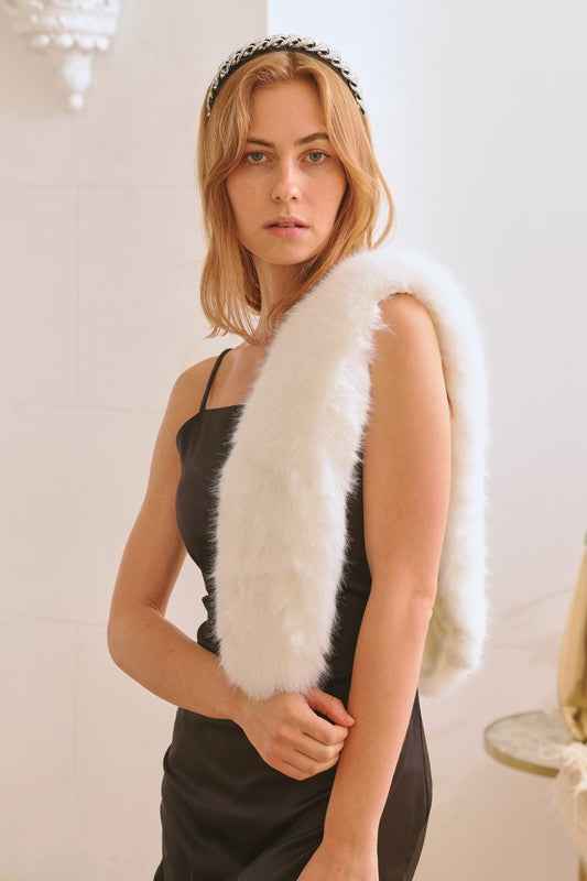 FAUX FUR SHORT COLLAR SCARF 14937410_707e54c6-6d9c-49bb-b92e-47bd5a0dcd19