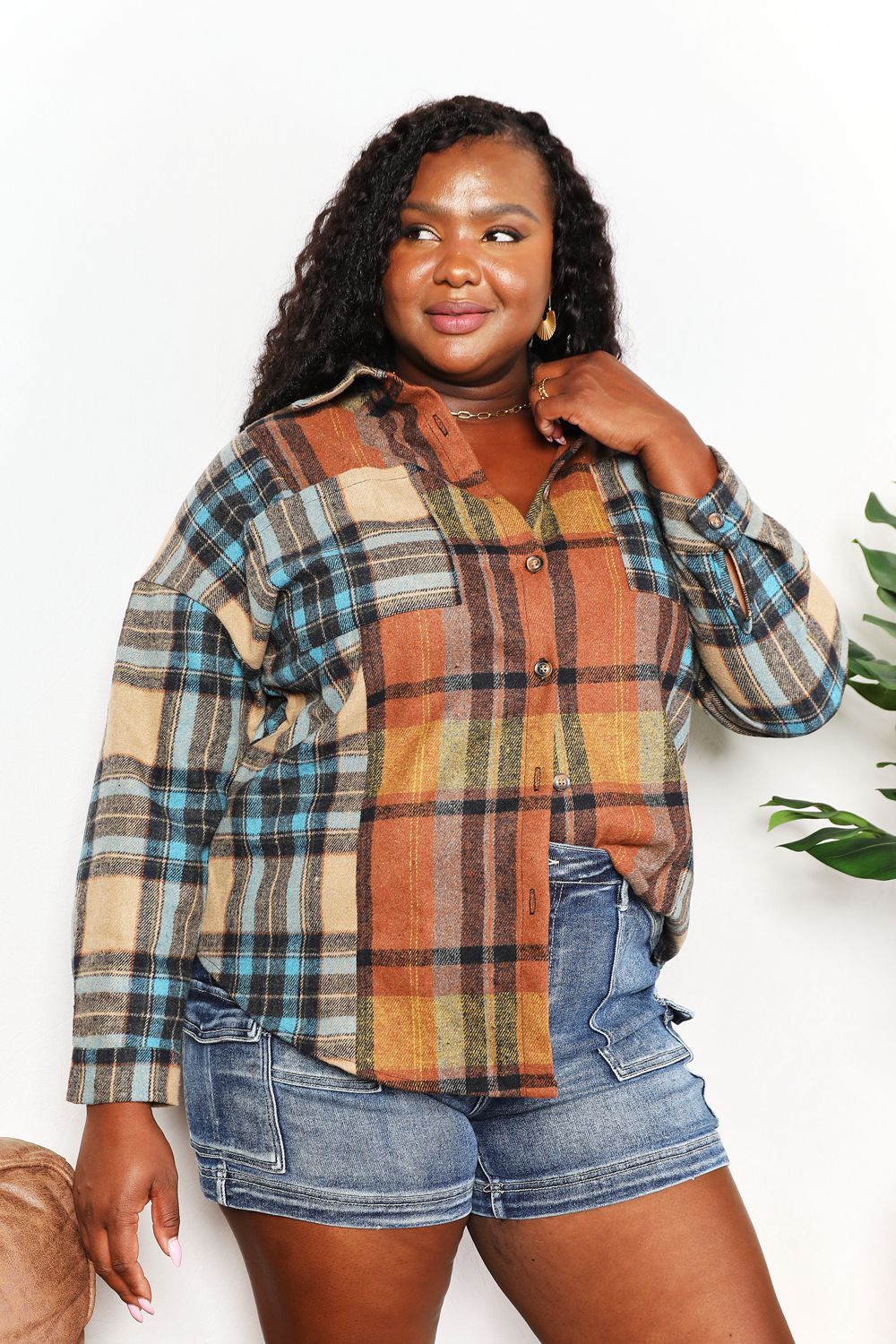 Double Take Plaid Curved Hem Shirt Jacket with Breast Pockets 198631adbefc4d3da5f9f4fb1b466b52-Max