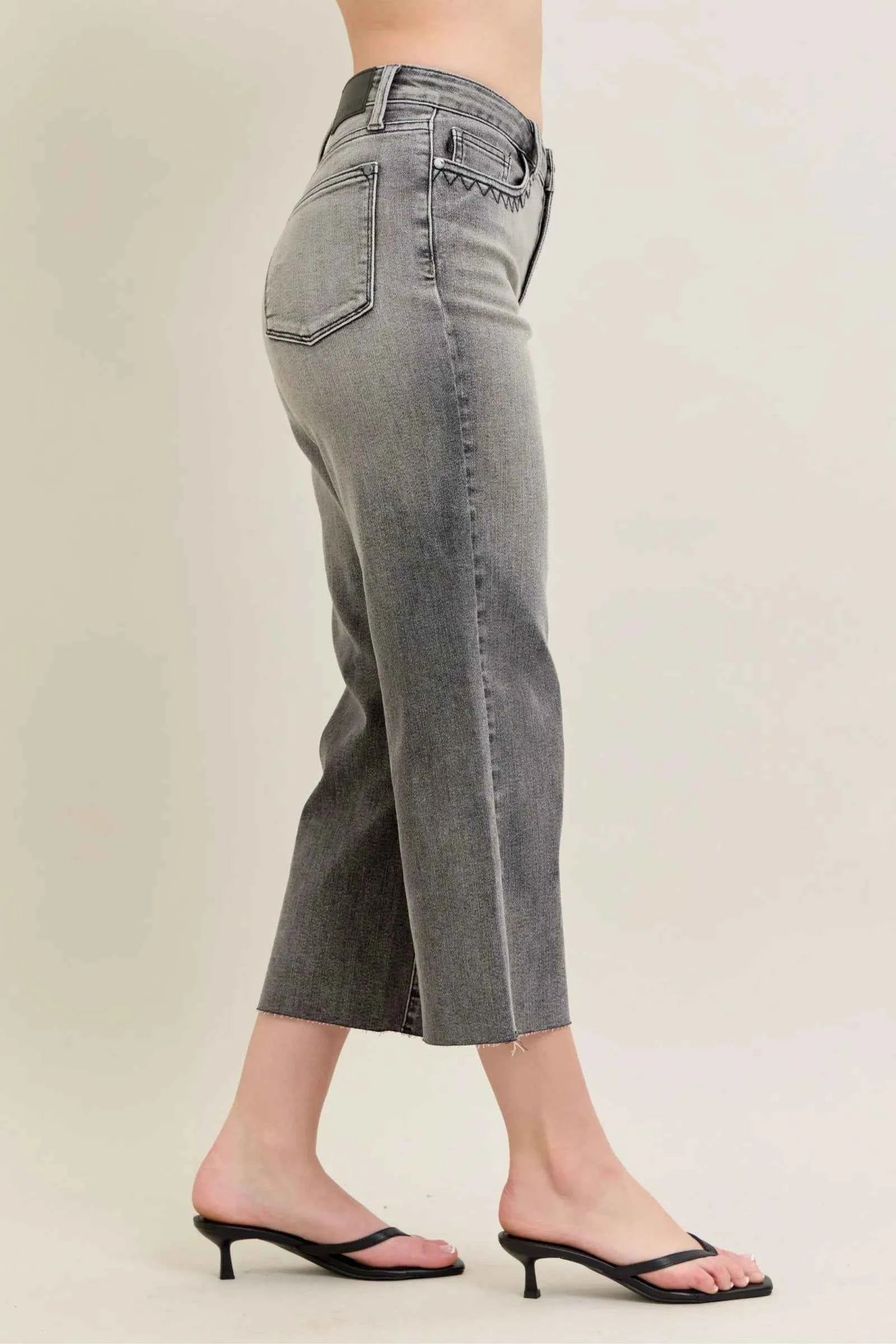 Judy Blue Full Size Wide Leg Capris Jeans Plus Size 1c3a41aa-0416-48b6-aee5-245421eeab8e-Max-Origin