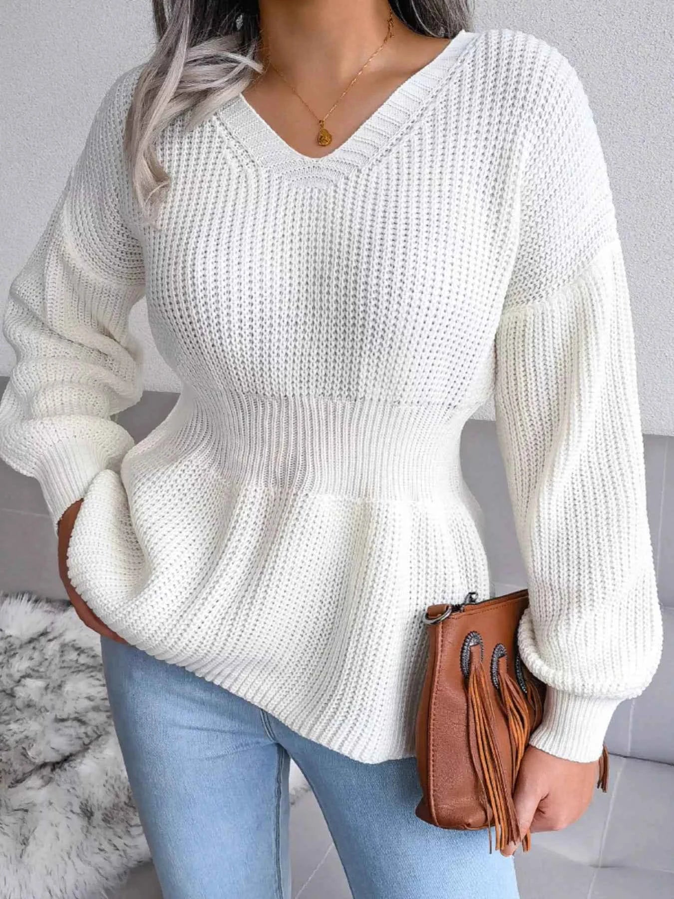 V-Neck Dropped Shoulder Sweater White 1ef940bb-a64a-4f3e-9d5c-5b5293b5c934-Max-Origin