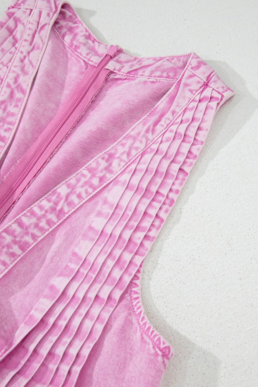 Mineral Wash Pleated Bust V Neck Sleeveless Denim Romper 21d18da7-6055-4039-a585-c0544f7429f1-Max-Origin