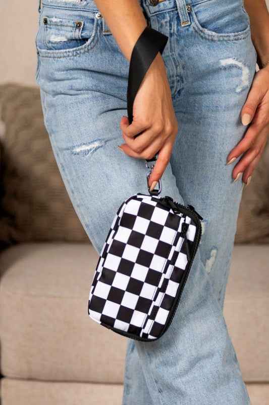 Sydney Oversize Convertible ID Crossbody Bag 24376591_e2fb8daf-3480-4548-8a0c-11ae055b5941
