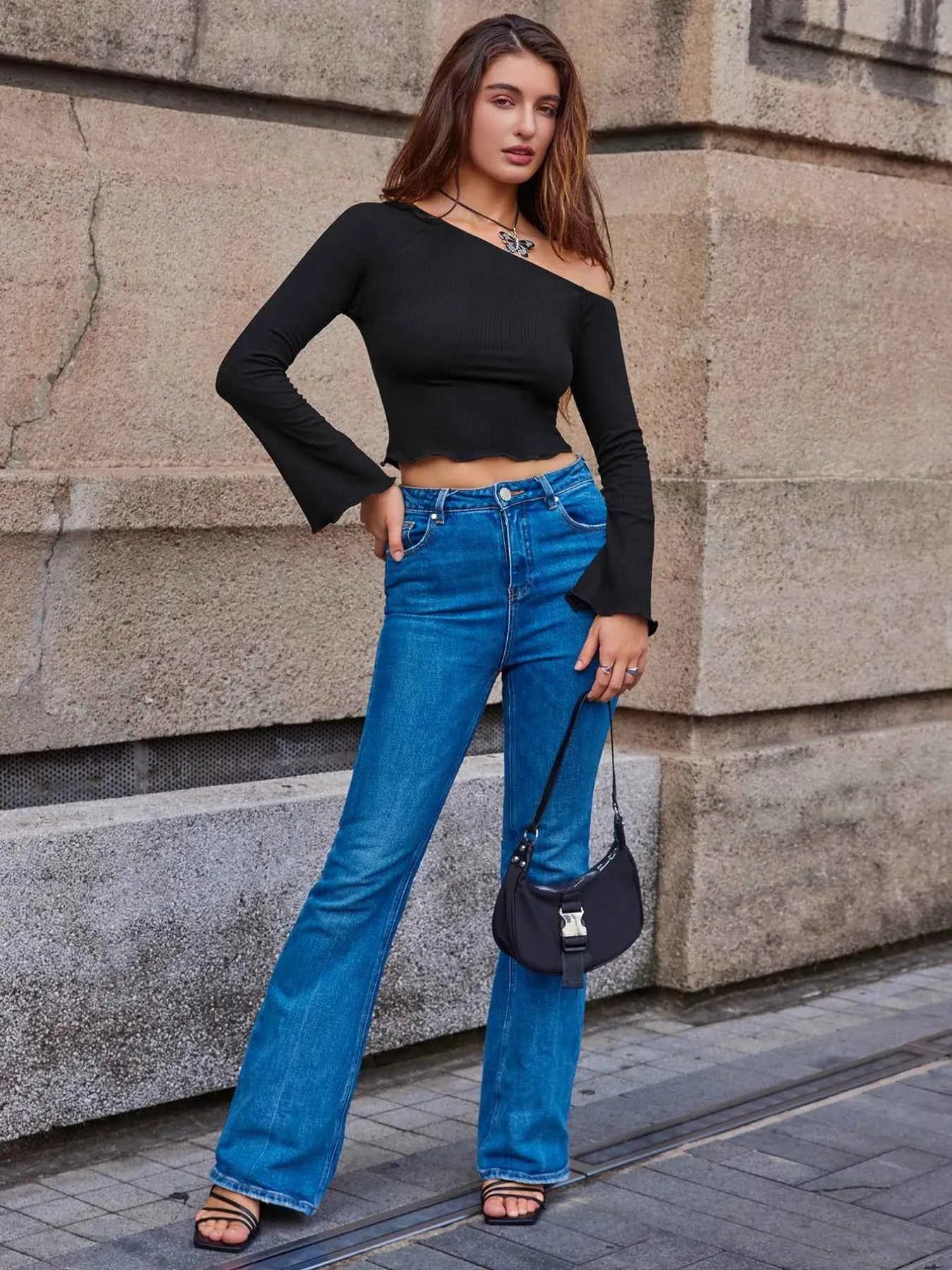 Boat Neck Long Sleeve Crop T-Shirt 2672c1f5-cdaa-42fc-9b75-be3bccd56ffa-Max-Origin