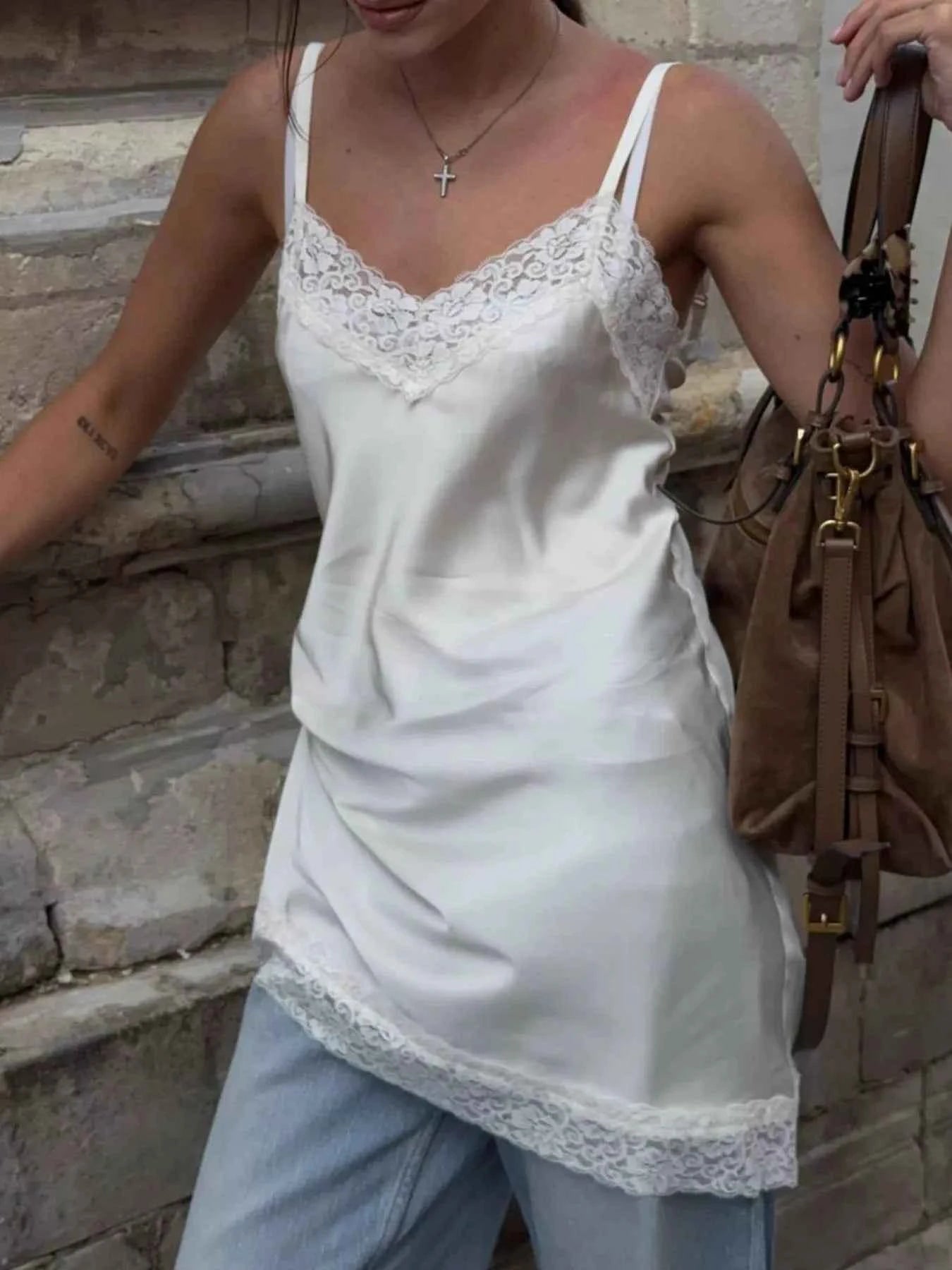 Lace Detail V-Neck Cami 29069ee8-ab00-4c85-b127-a369f9f922c3-Max-Origin