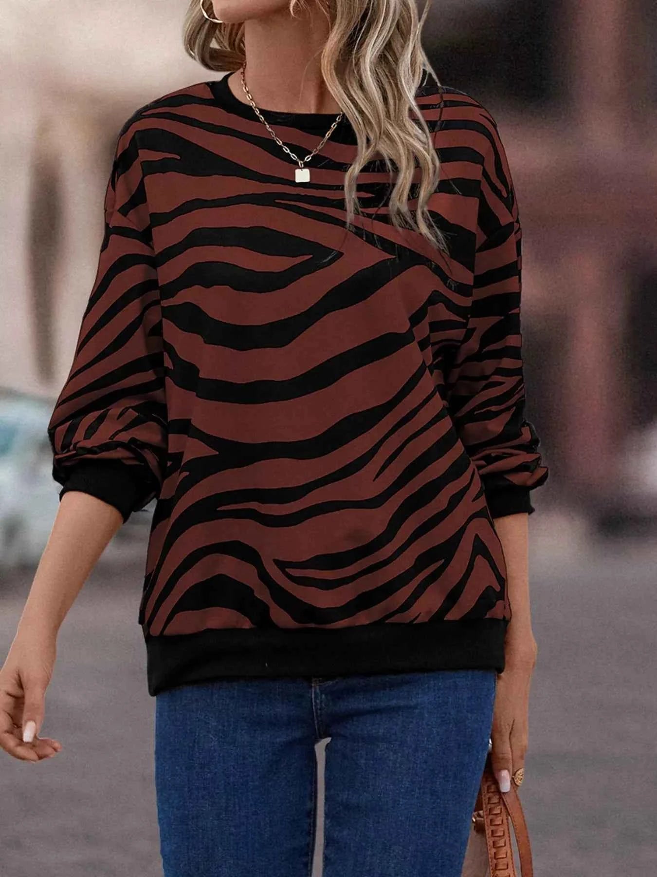 Zebra Print Round Neck Casual Sweatshirt 2e76b227-e51b-4ccf-98e6-3fbcfb4598a9-Max-Origin