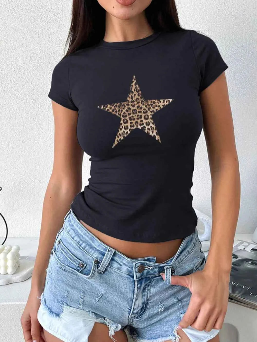 Devine Star Round Neck Short Sleeve T-Shirt Black 343bb7b1-50e3-4db7-ab74-522bc0b787b5-Max