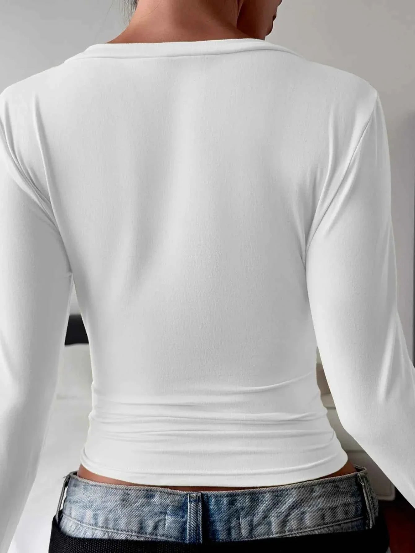 V-Neck Long Sleeve Fitted T-Shirt 359d5f42-488e-4b69-9315-a5fd84a2d6ea-Max-Origin