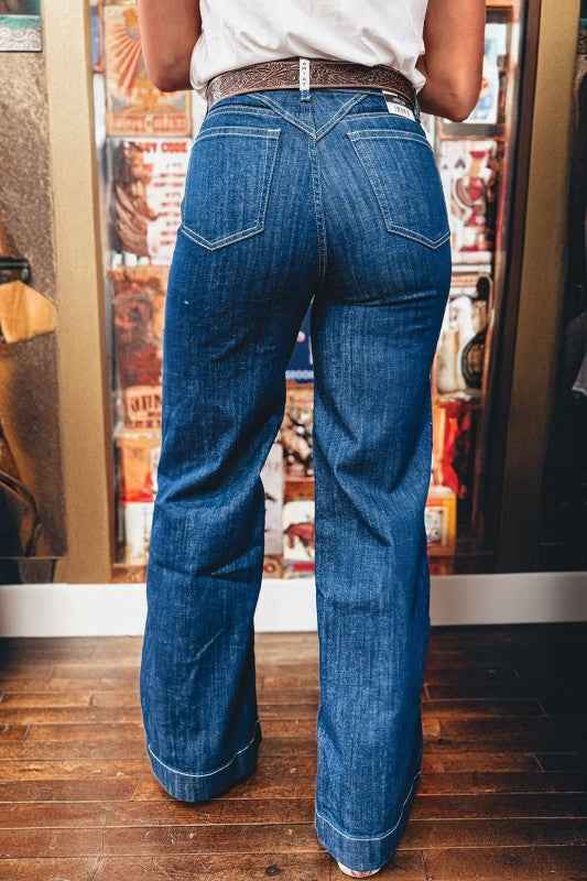 Denim Stitch High-Waist Cuff Jeans 35fcb597-a371-4667-a2ae-6ec6d209a8df