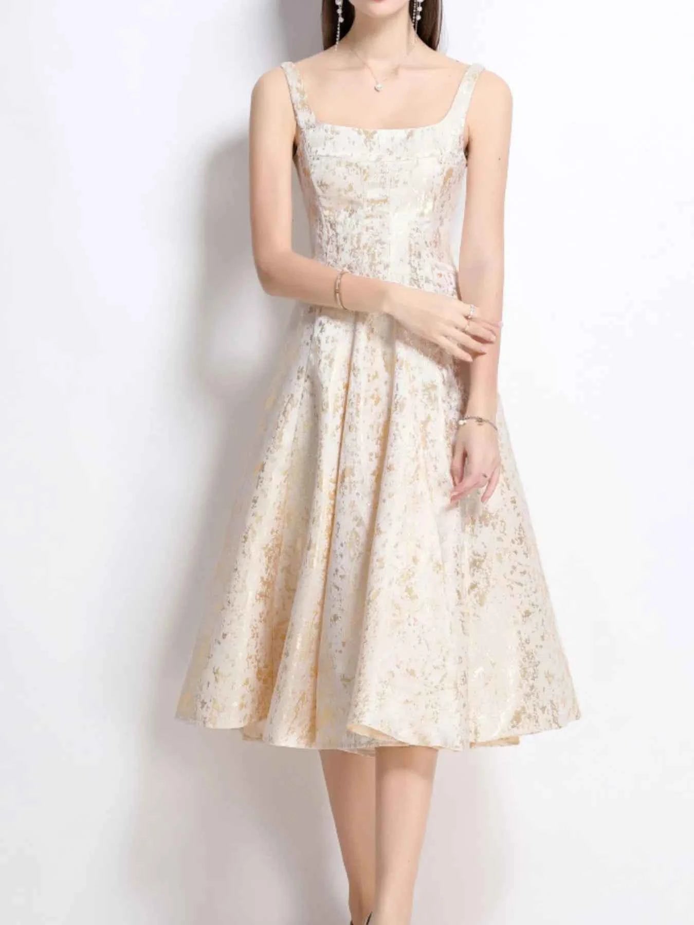 Floral A-Line Sleeveless Midi Dress 3782bddc-2ae7-4688-bc23-f47ccbb014e7-Max-Origin_95461bf1-7b0e-458c-b883-5c548bf2fb8f