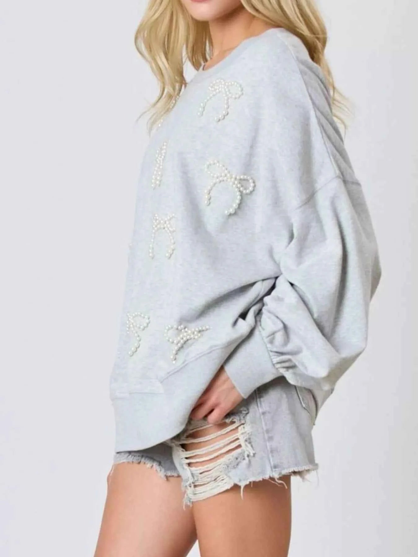 Pearl Embellished Bow Long Sleeve Sweatshirt 37f6355a-3035-480c-9dc6-d3a758b0f983-Max-Origin