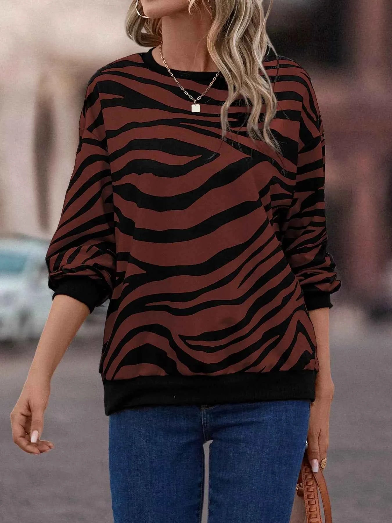 Zebra Print Round Neck Casual Sweatshirt 4274103d-43b0-497a-aed4-ffa85dbf0f30-Max-Origin