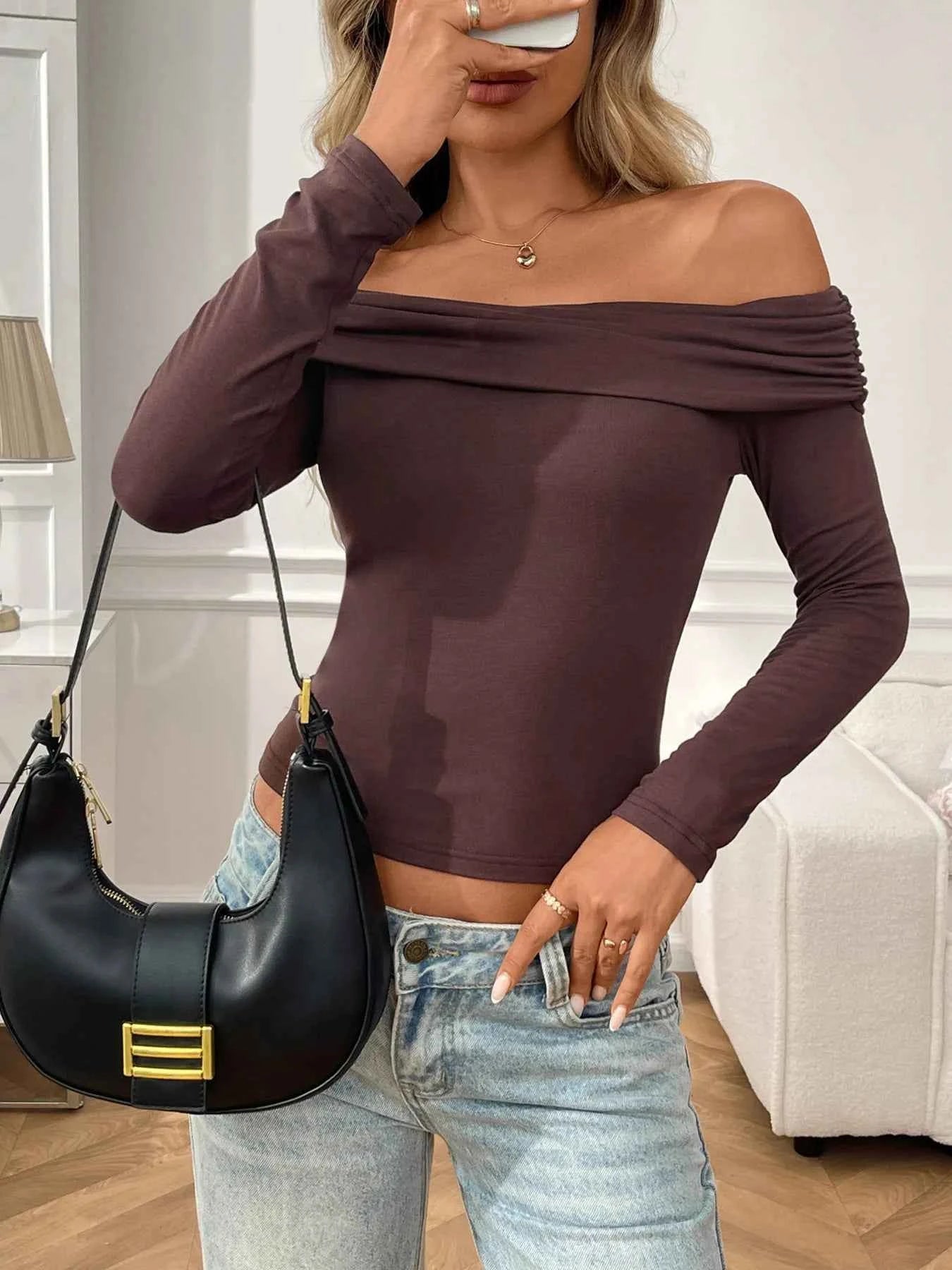 Off-Shoulder Long Sleeve Fitted T-Shirt 427d9efa900645fa90a07fb0bcaee422-Max-Origin