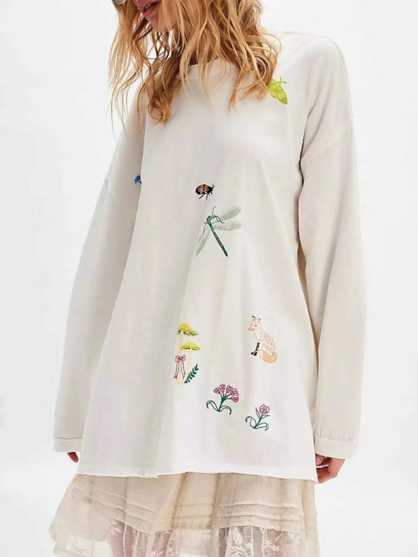 Embroidered Crew Neck Long Sleeve Sweatshirt 429ca9c5-a65d-4282-9f48-6ce7f5c0cc43-Max-Origin