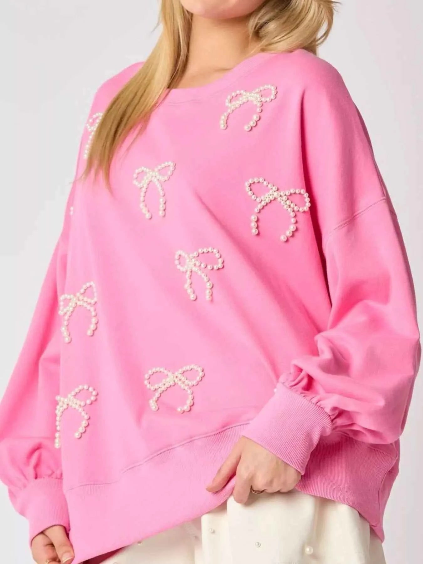 Pearl Embellished Bow Long Sleeve Sweatshirt 47ad98ee-c165-4cd7-9213-aed129a5bc1e-Max-Origin