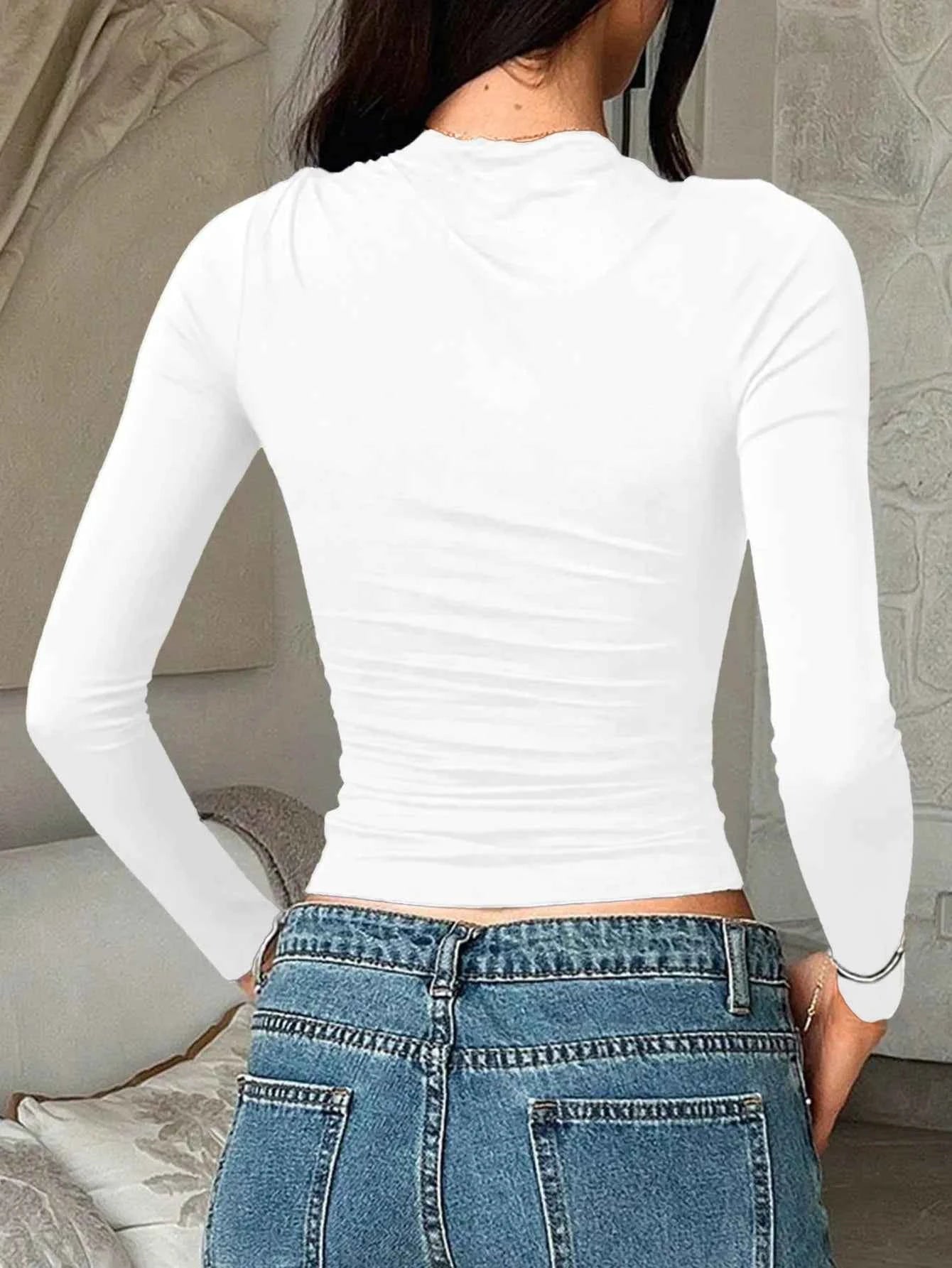 Round Neck Long Sleeve Fitted T-Shirt 4e0e98ca2f7e4e64b0f811c432688d30-Max-Origin