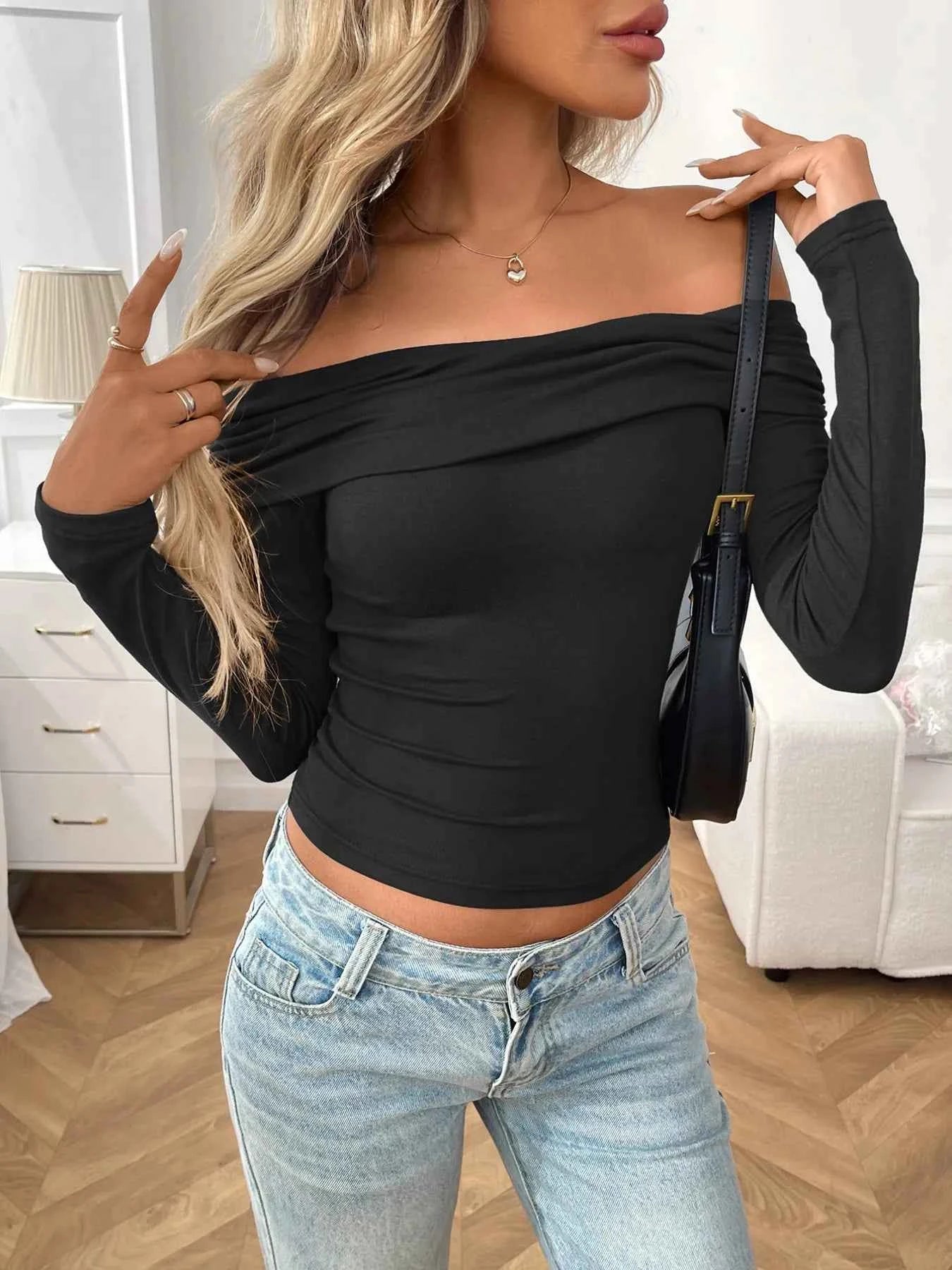 Off-Shoulder Long Sleeve Fitted T-Shirt 521e1f0a-5c37-4d68-b8f8-e8eacb5612ab-Max-Origin