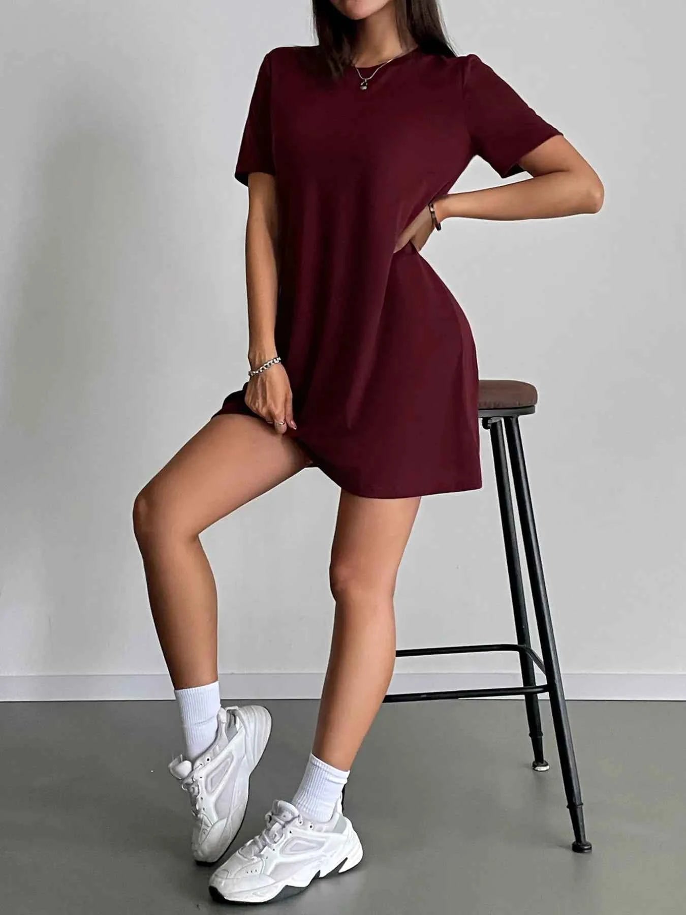 Round Neck Short Sleeve T-Shirt Dress 56bfd115-bf10-47a1-9917-5ab57593578e-Max-Origin