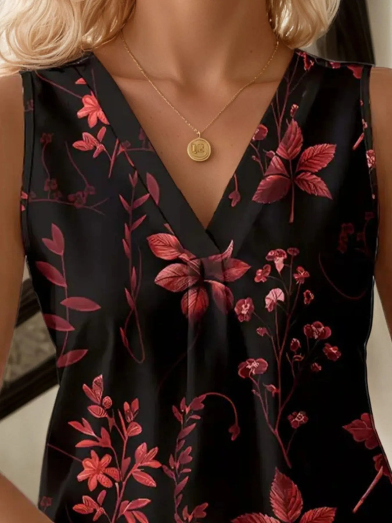 Printed V-Neck Tank 5c8d8bd0-f858-4f02-b6d6-407427a4cd66-Max-Origin