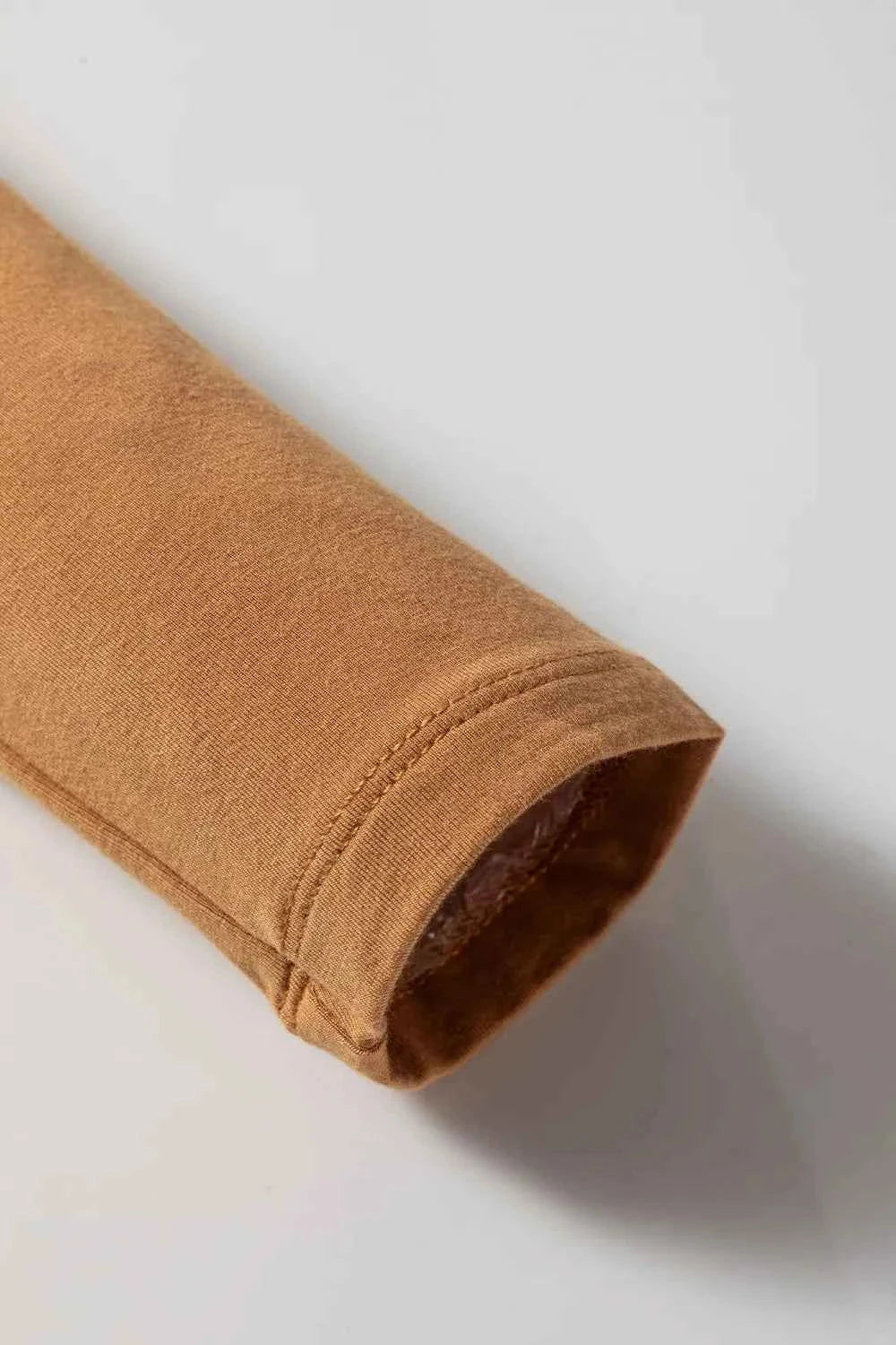 Long Sleeve Crop T-Shirt 63758c9f-3981-4002-8906-6f0f6245b00b-Max-Origin