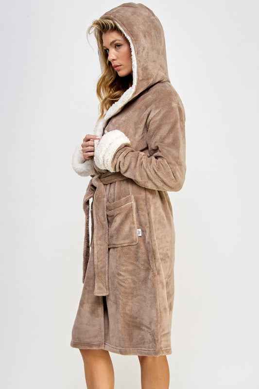 2482 Sydney Robe 6926c19d-711f-4bb1-8c8b-05314dee8e74