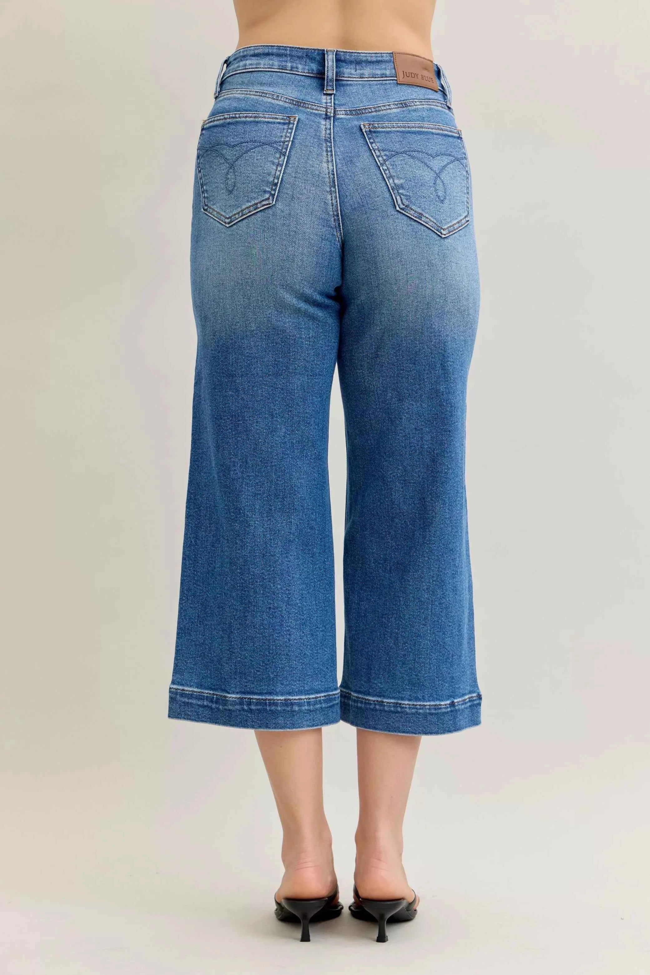 Judy Blue Mid Rise Crop Wide Leg Jeans 7157e5bc19684fc58ba333a4989b9168-Max-Origin