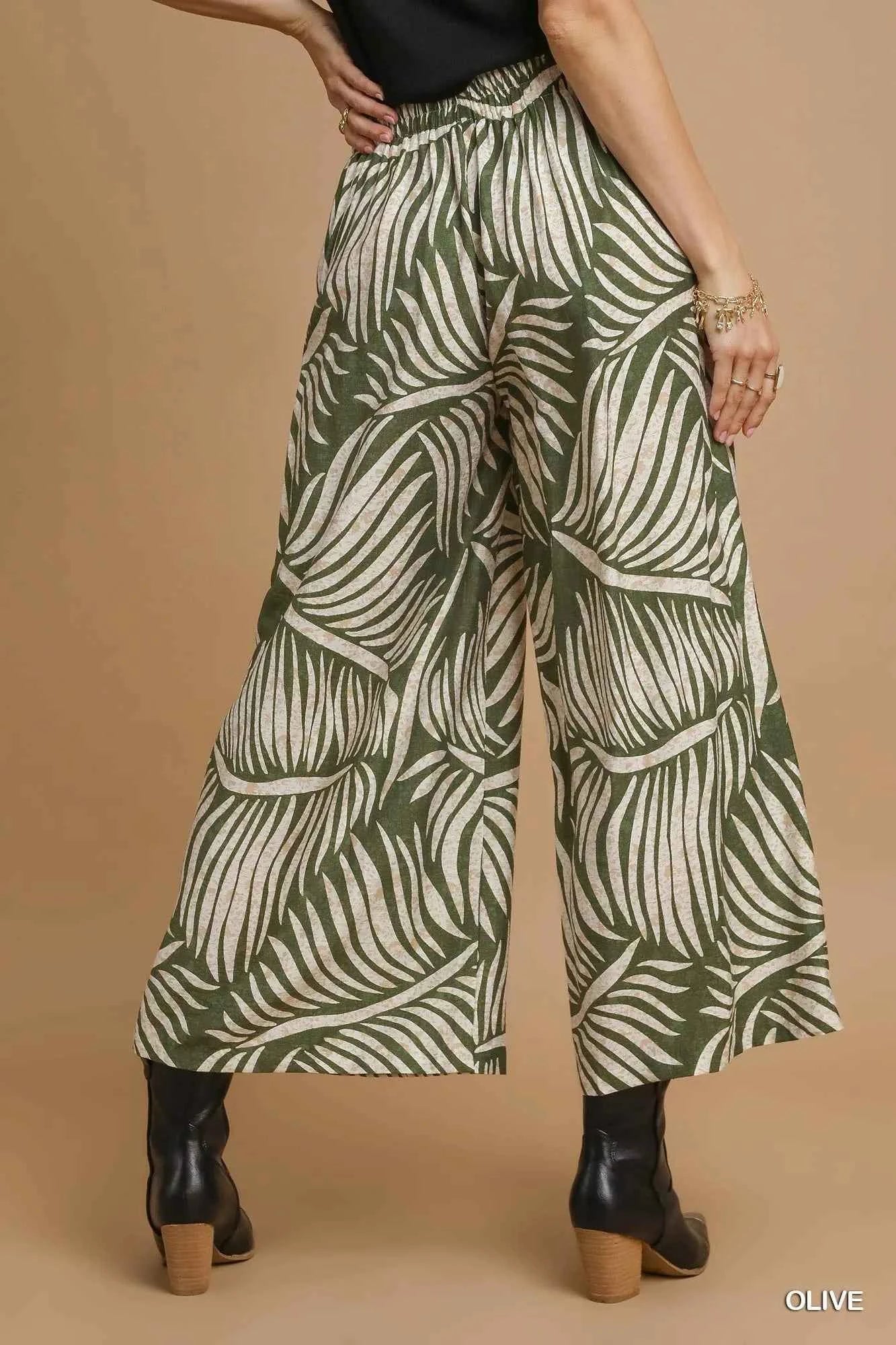 Umgee Palm Leaf Print Wide Leg Culotte Pants 74ae5725-9cf1-4e68-9c44-114b41d094c5-Max-Origin