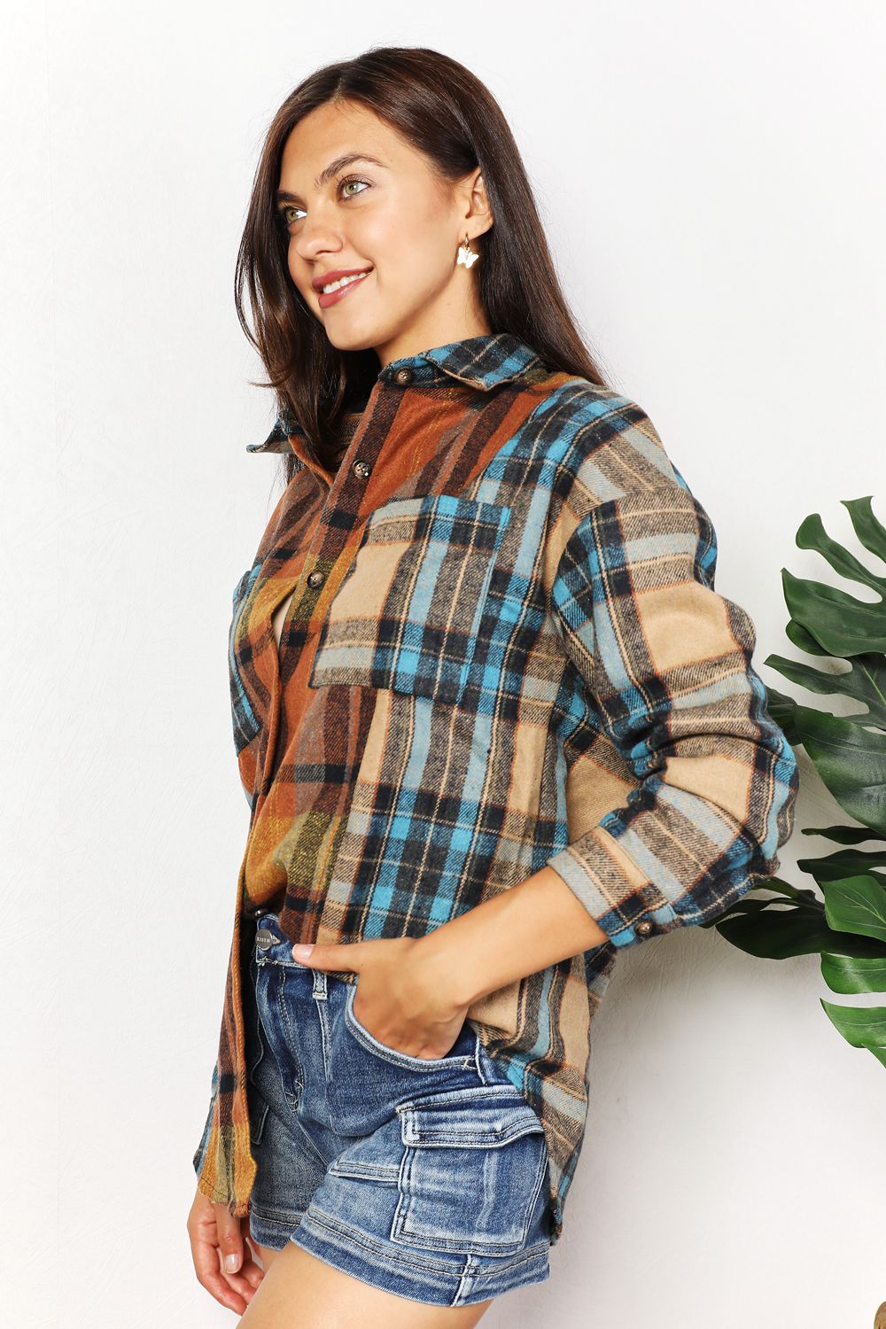 Double Take Plaid Curved Hem Shirt Jacket with Breast Pockets 77e8558b9ca648f28d4f0eac4b989595-Max