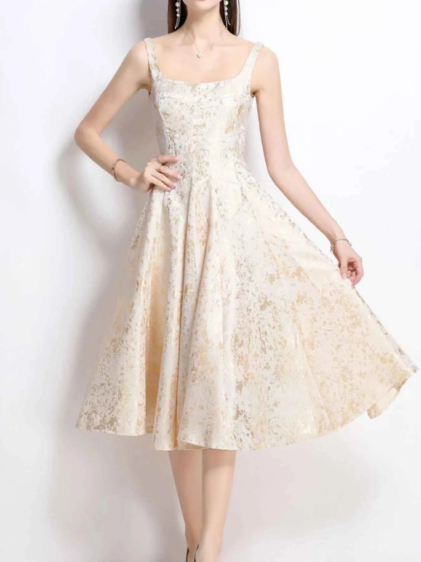 Floral A-Line Sleeveless Midi Dress 820110cc-1395-4bc7-a20c-8c9c6811595b-Max-Origin_44771357-d10b-4508-be06-90cf4163f9e6