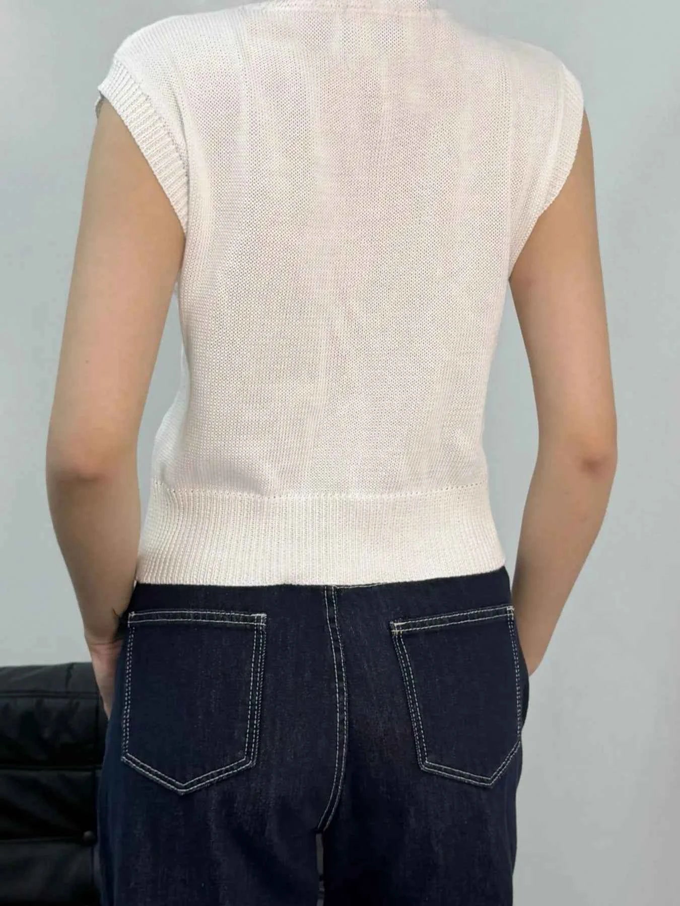 Cable Knit Round Neck Sweater Vest 82c392635cba4743bc7cc81ccf0cecf6-Max-Origin