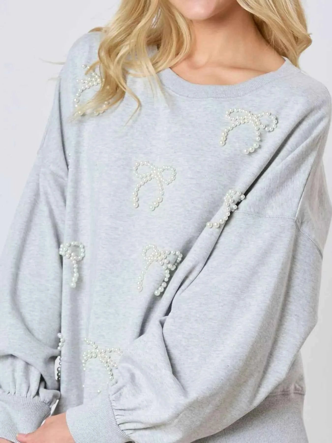Pearl Embellished Bow Long Sleeve Sweatshirt 852127e9-87bf-42f4-990c-58d5467d0f5e-Max-Origin