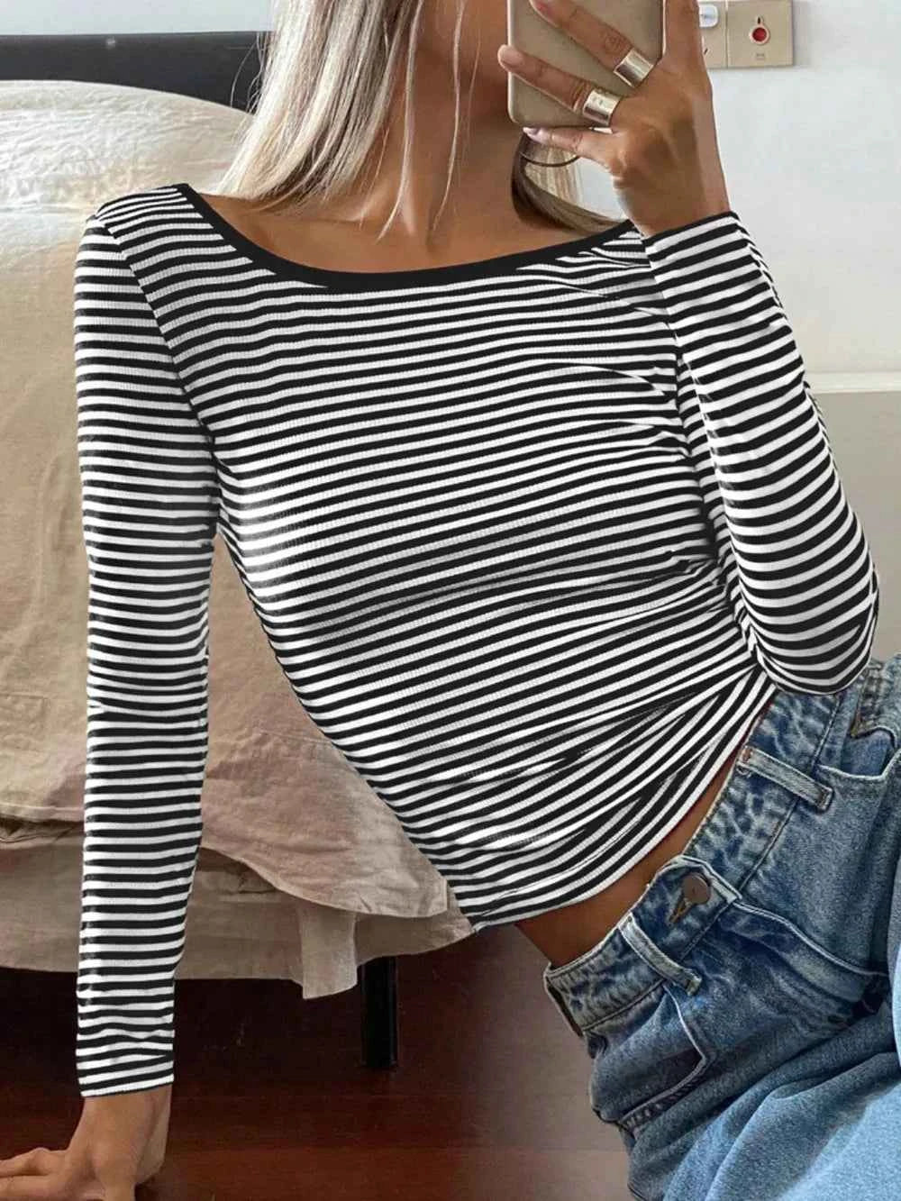 Devine Backless Striped Boat Neck Long Sleeve T-Shirt 87258131-a630-4af5-bfa5-c090200bb2cd-Max
