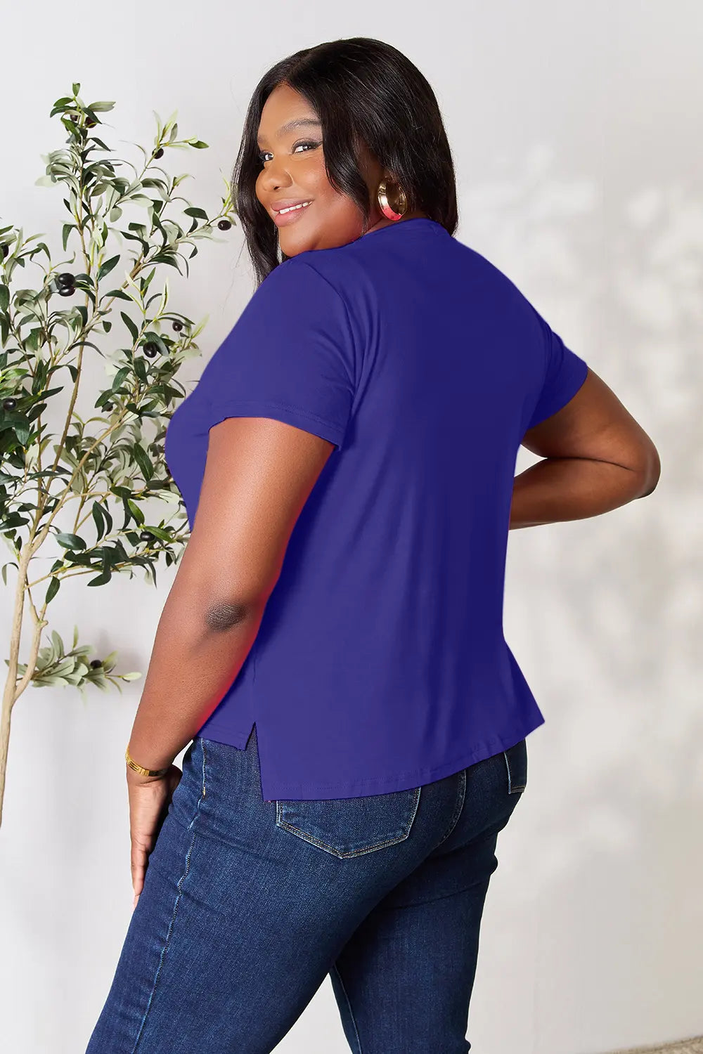 Basic Bae Full Size Round Neck Short Sleeve T-Shirt Plus Size 87ab00cbe6c44341bc64fe1f510478f3-Max