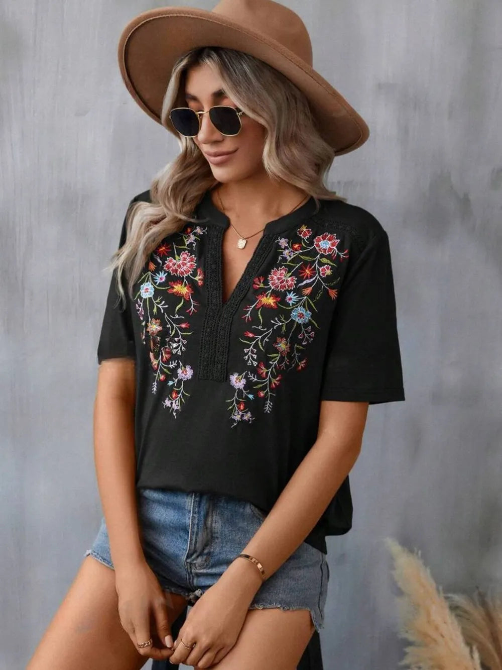 Embroidered Notched Short Sleeve T-Shirt 8ae50d14-c9e2-4038-90df-e33ed99e102f-Max