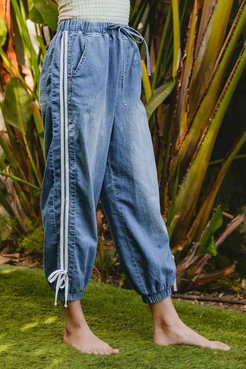 BiBi Striped Tape Details With Bot Tied Point Elastic Waist Jeans 8e8ec129c3c44038b227ef43bb5ed3bc-Max-Origin