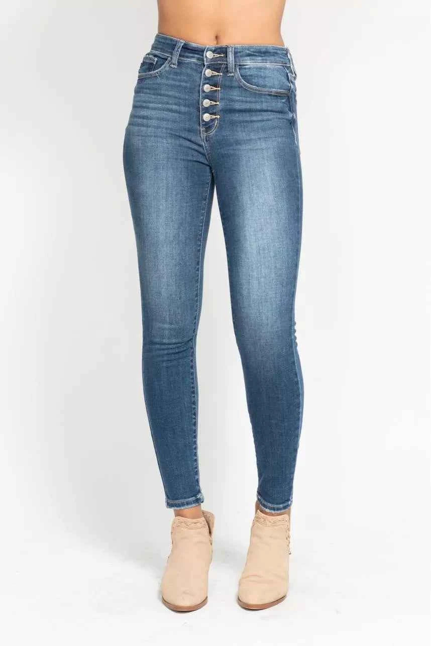 Judy Blue Full Size High Rise Button Fly Skinny Jeans Plus Size 935d880f35fb4e1e8378683c7de5d56b-Max-Origin