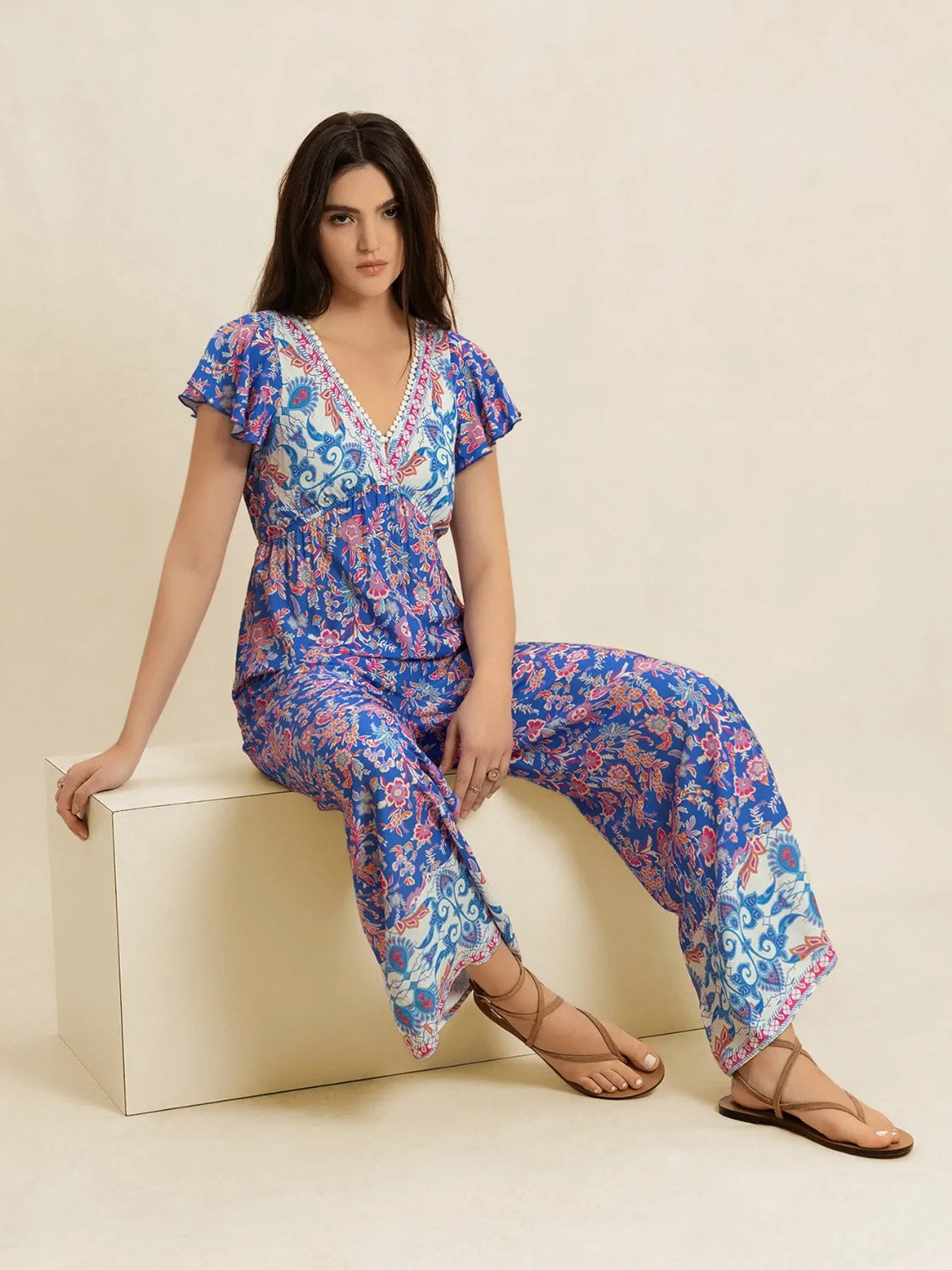 Printed V-Neck Wide Leg Jumpsuit 93cbbe80-196c-4b9a-b1e7-014d8ebe9b49-Max-Origin