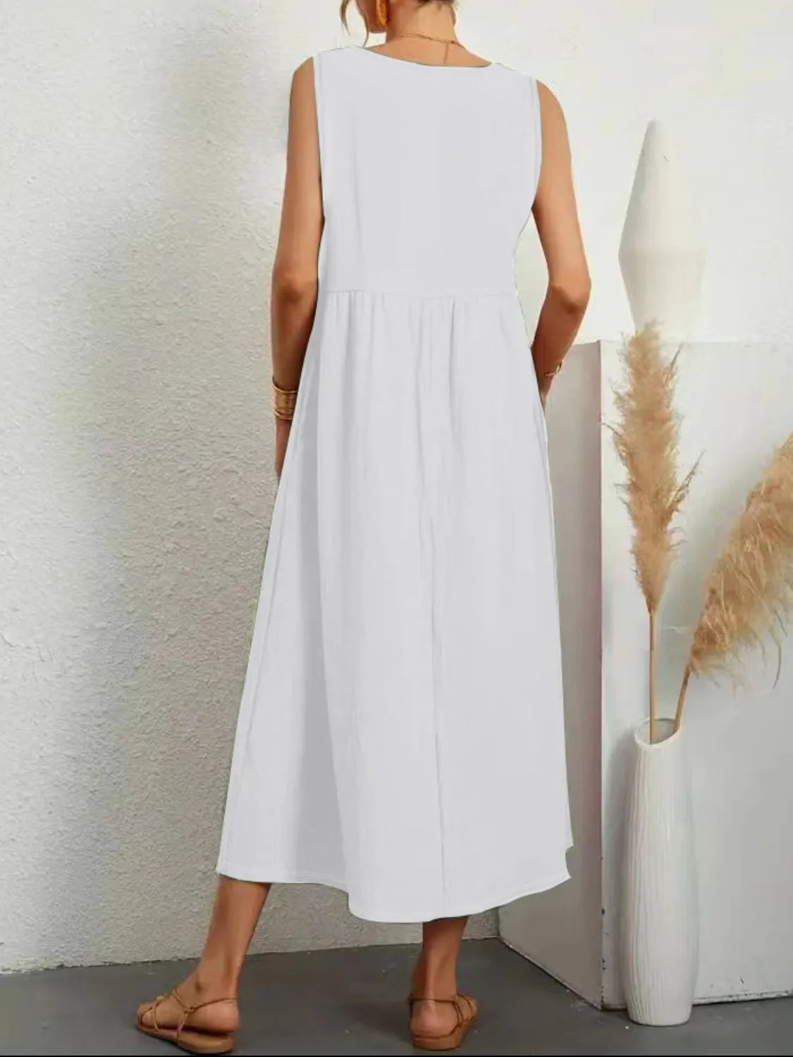 Full Size Pocketed V-Neck Sleeveless Midi Dress Plus Size 97996787-7a41-4dad-90e3-2dd750c9d5c9-Max-Origin