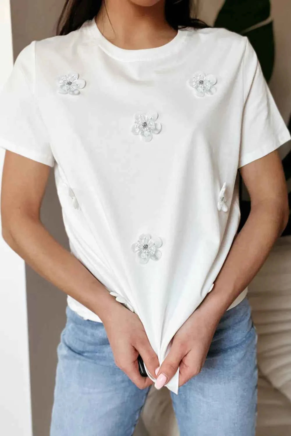 Flower Round Neck Short Sleeve T-Shirt White 9bd59b02-94f9-4703-be4d-27ac6d9f3b9c-Max