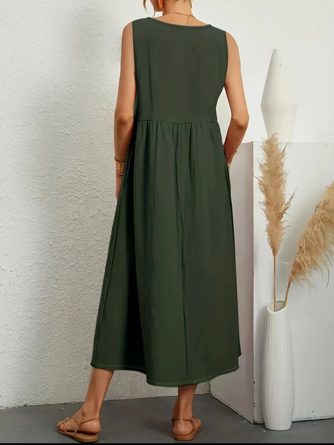 Full Size Pocketed V-Neck Sleeveless Midi Dress Plus Size 9da3738d-49a3-4d63-8f7e-6185db64d0ce-Max-Origin