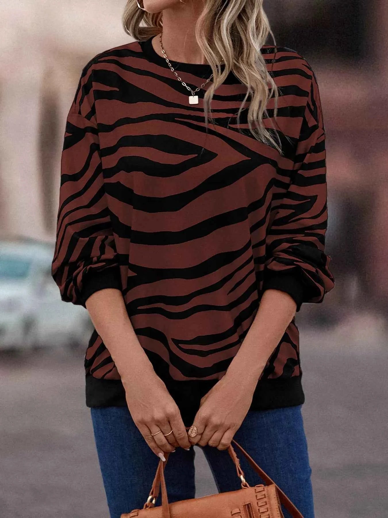 Zebra Print Round Neck Casual Sweatshirt af55e943-50bd-4714-9822-52cb4b2d5240-Max-Origin