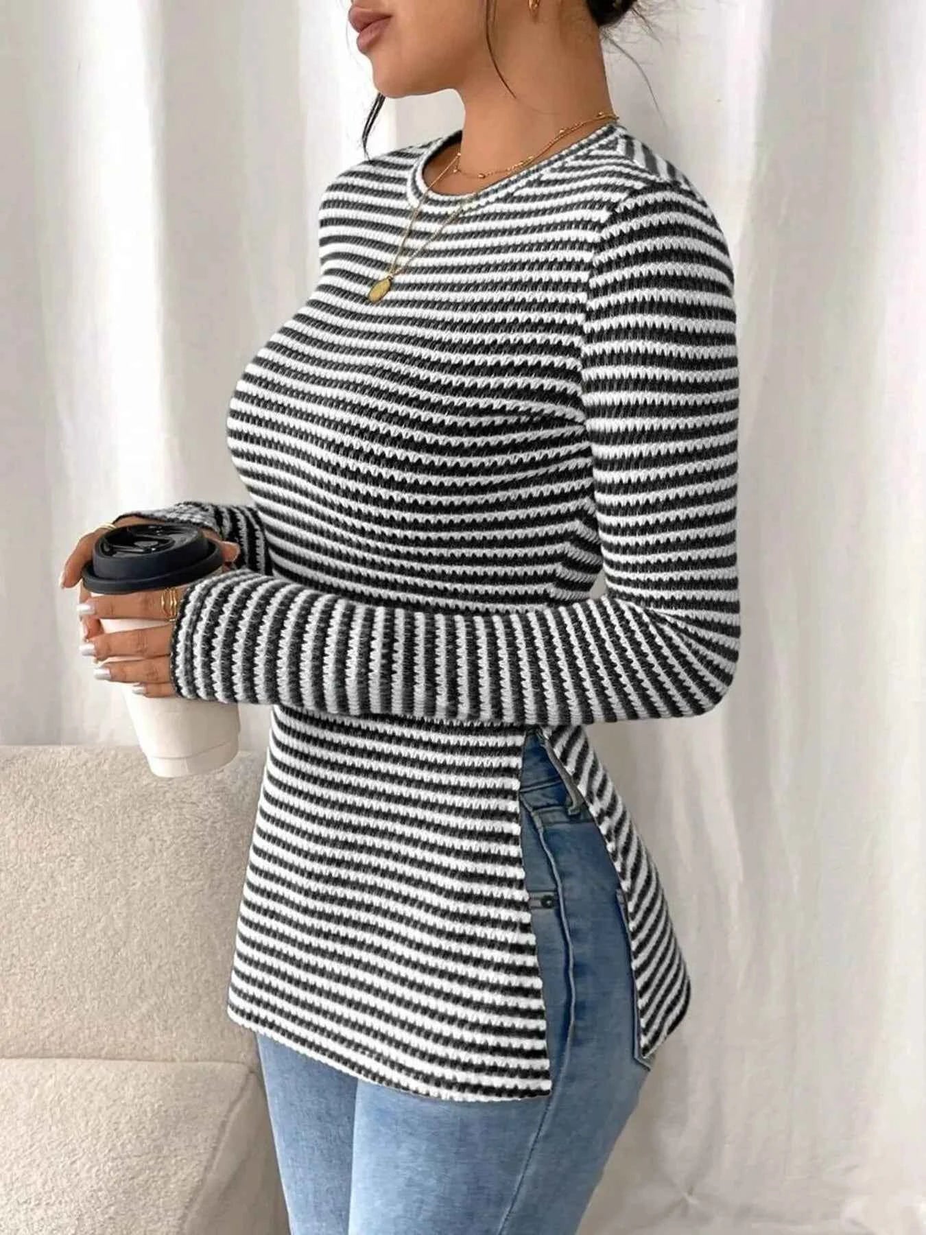Side Slit Striped Long Sleeve T-Shirt b562c59415a64217be9151eac4ae4515-Max-Origin