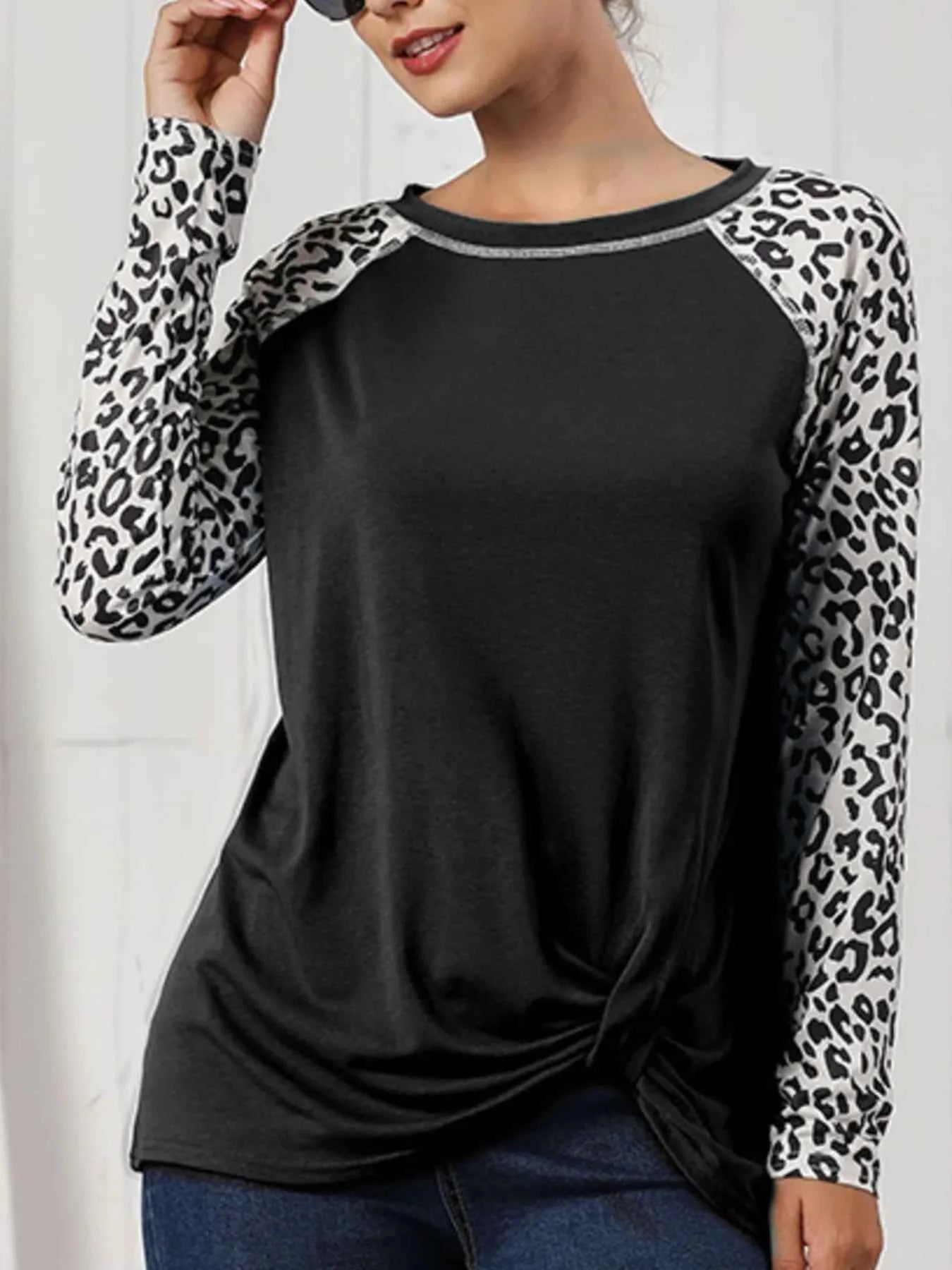 Leopard Print Raglan Sleeve Twist Hem T-Shirt b8618d9d-ddda-4634-8900-50adb638777a-Max-Origin_873c1ad0-9af6-4701-bc72-2e389db94f94