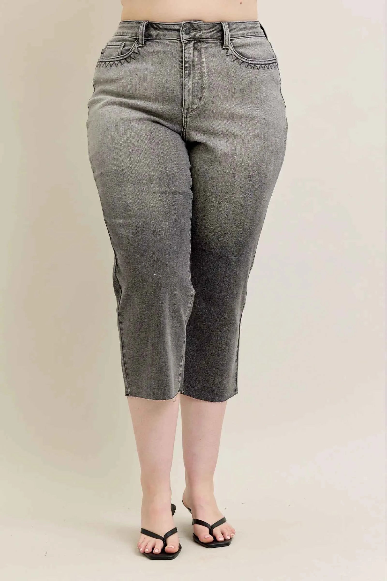 Judy Blue Full Size Wide Leg Capris Jeans Plus Size bc5f4cd1-30bf-4f25-a9c2-3445ad2d117c-Max-Origin