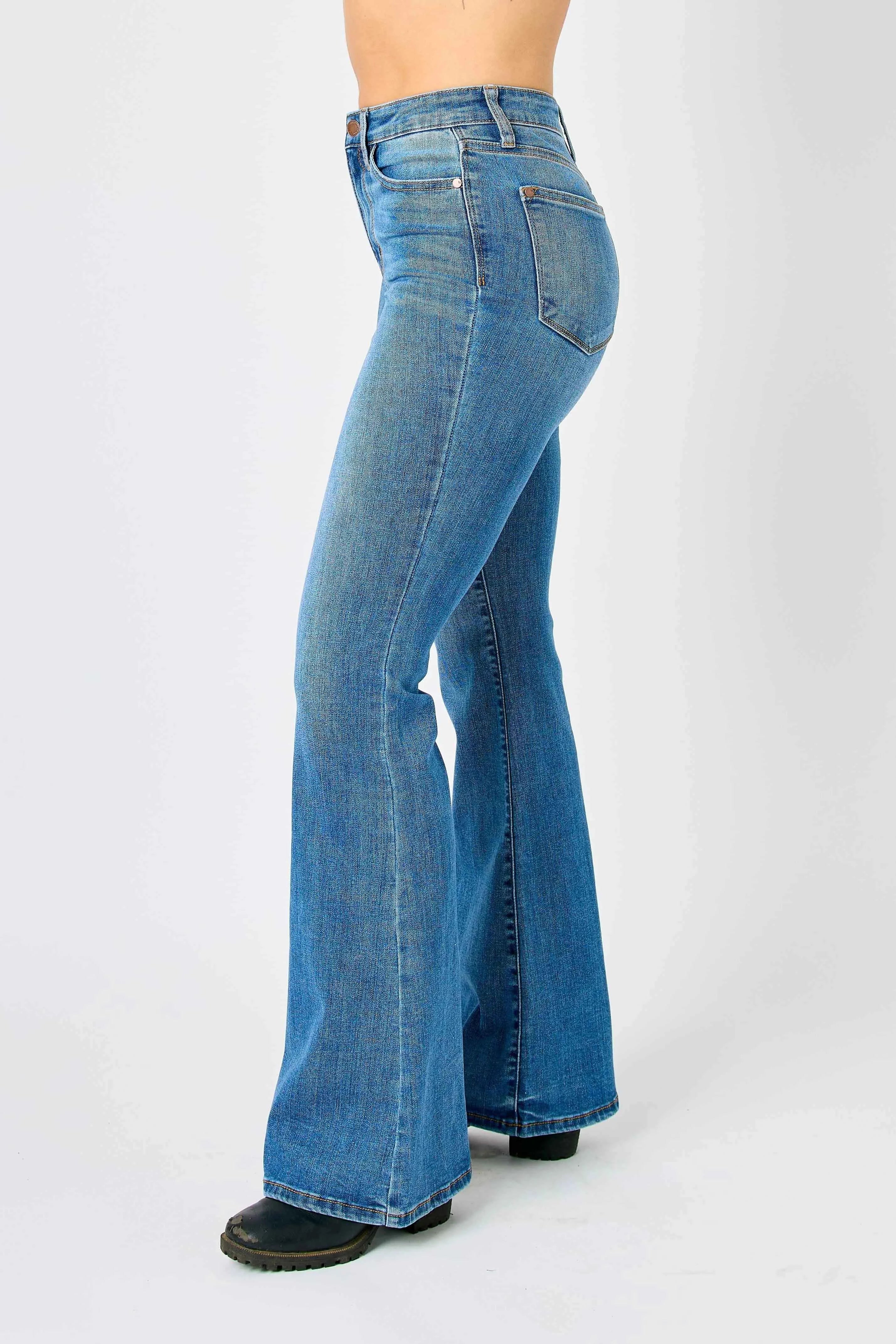 Judy Blue Full Size Hw Classic Flare Jeans Plus Size ce0c9d7efc1e4ce0aaa650450ef36236-Max-Origin