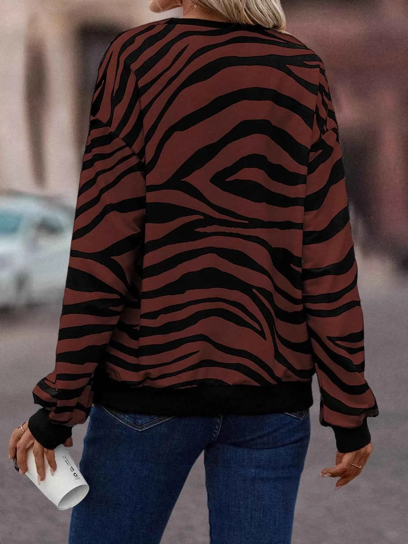 Zebra Print Round Neck Casual Sweatshirt d230b1e8-68a9-49e1-970f-544f3db0b53d-Max-Origin
