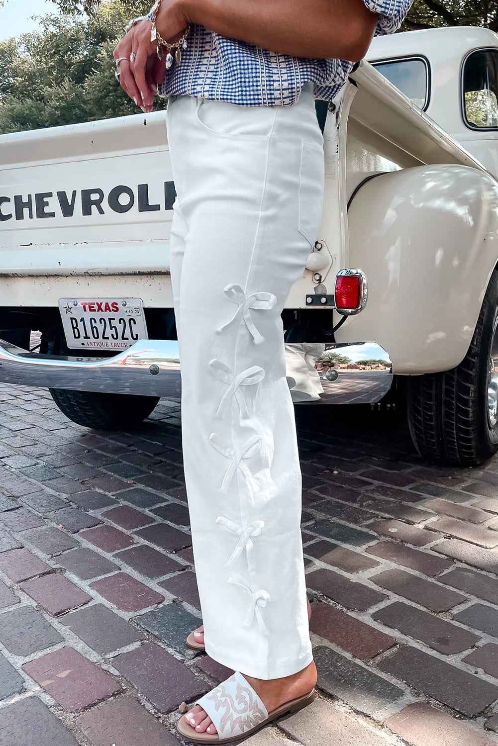 White Bowknot Side Detail Straight Leg Loose Jeans d66d6399e58ba0eb